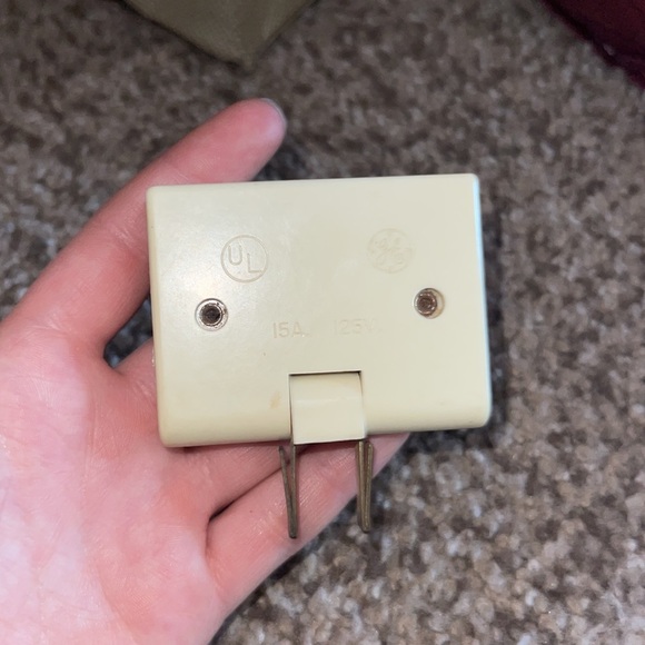 Vintage GE FLAT 3-Outlet Adapter 15A 125V 4E Straight Prongs - Picture 2 of 6